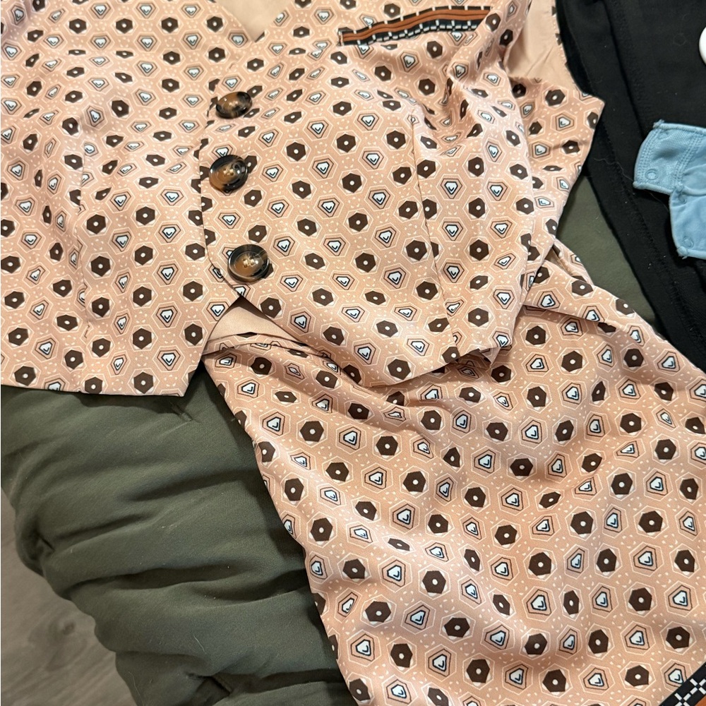 Retro Geometric Print Button-Up Blouse - Peach & Brown - Picture 3 of 7
